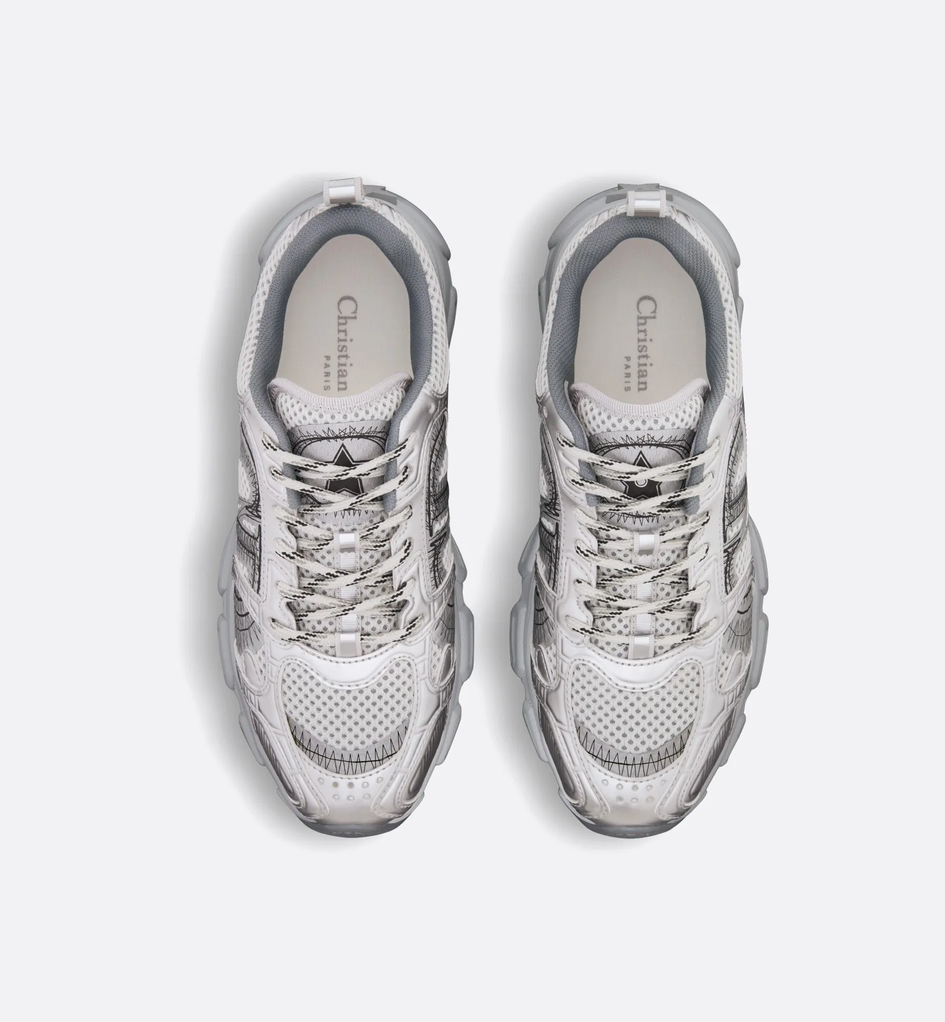 👟👟Ex-factory price 560👟👟 Dior Casual Sports Shoes Dad Shoes This new Dior Chrono sports shoe autumn ready-to-wear series reinterprets running shoes with Dior's high-end style. White and black mesh fabric with leather-effect panels, CD logo on the sides, star patch on the tongue and Dior logo on the heel, many details highlight the style. Using two-color laces, lightweight soles with star decoration, it can create a casual look all year round ▪️Size: 35-40